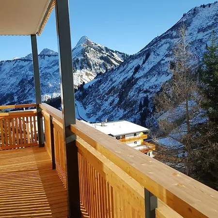 Damuels Appartements 2*